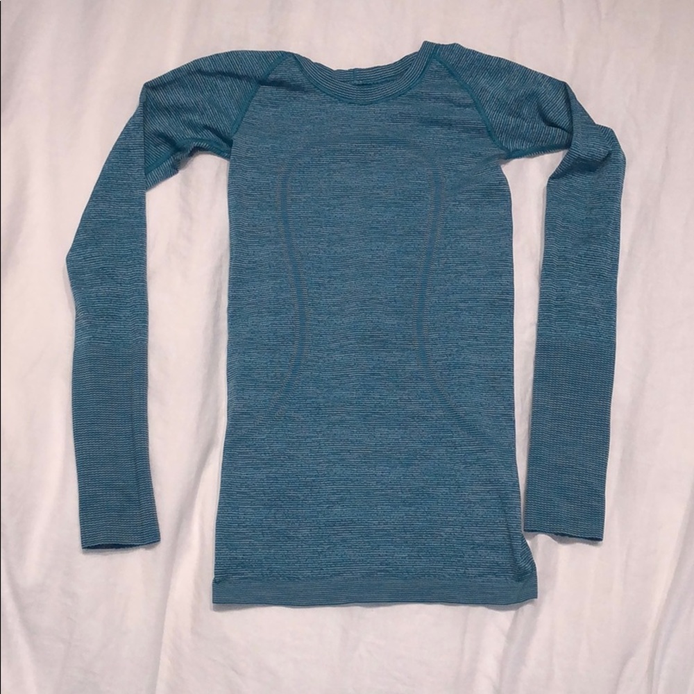 Lululemon size 2 long sleeve green top